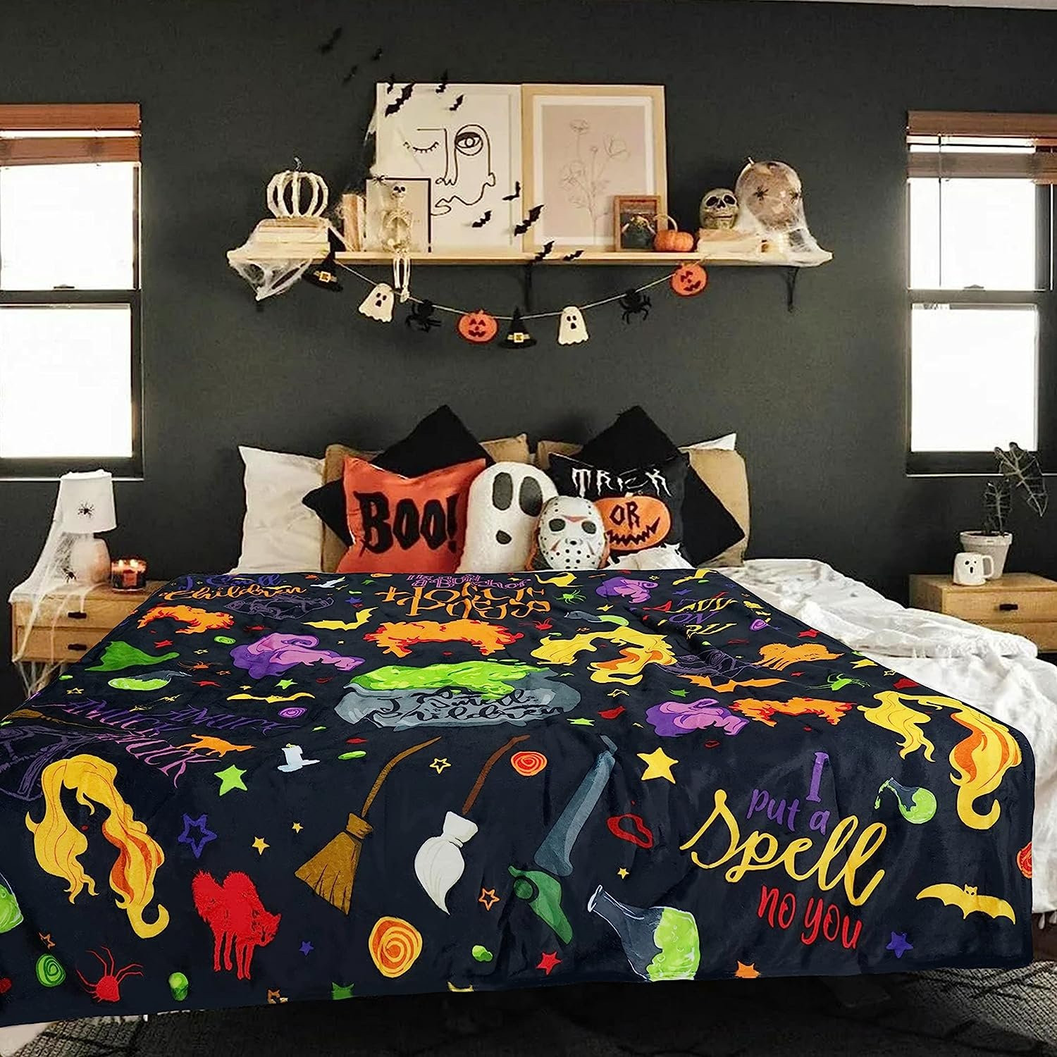 TT - Hocus Pocus Flannel Fleece Blanket, Classic Retro Bedroom Decor - Image 2