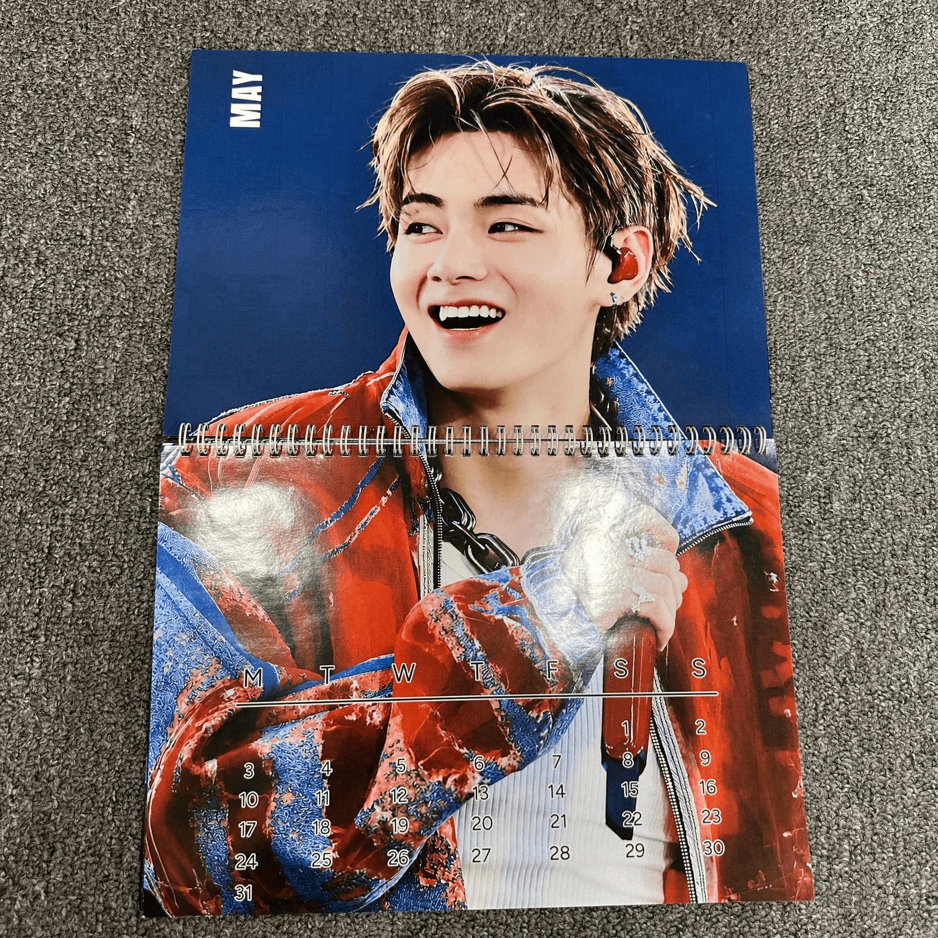AT - TAEHYUNG BTS 2027 Calendar, Gift for ARMYs